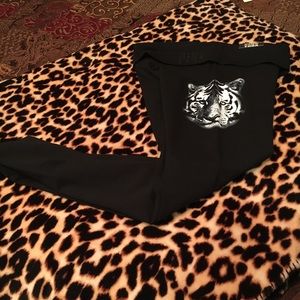 Victoria’s Secret Pink leggings